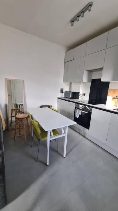 New 3bed Stylish With Amazing Transport Appartement *